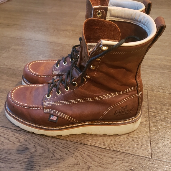 Men's Thorogood 8" Moc Toe Boots -Crazy Horse - Picture 3 of 11